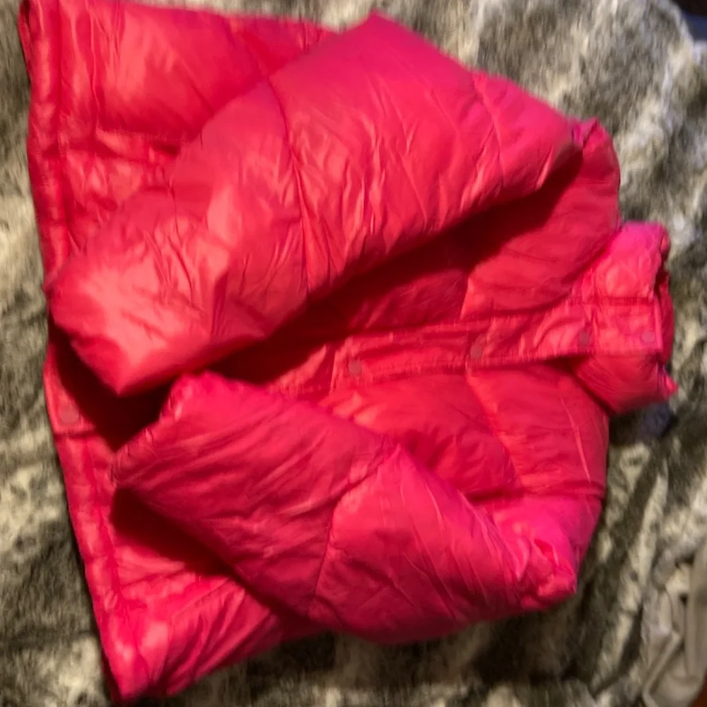 Pink puffer coat - Picture 2 of 4